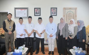 Foto bersama jajaran pimpinan UIN Antasari dengan RCEO BSI Kalimantan dan tim (Foto:Humas/Jamal Ripani)