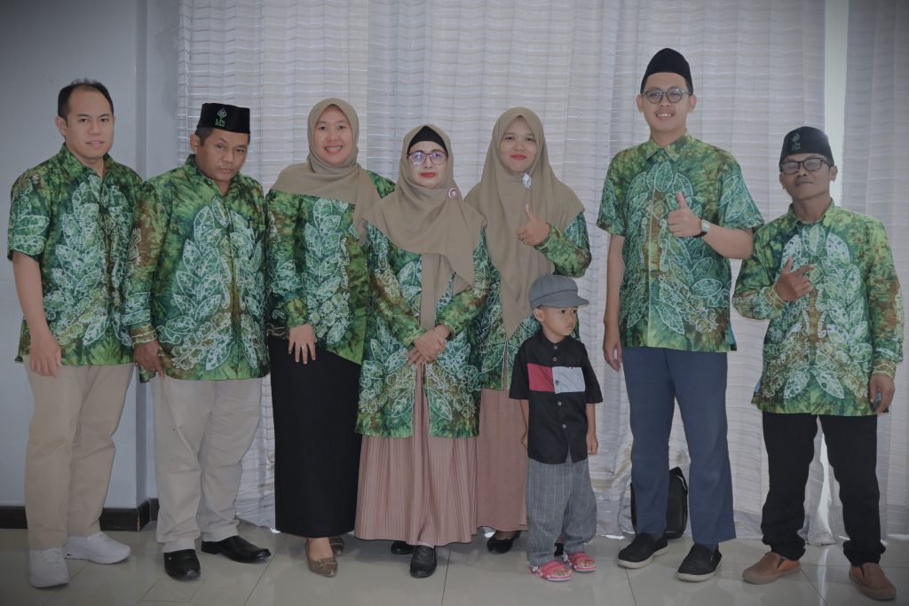 Foto bersama para panitia (Foto:Humas/Jamal Ripani)