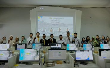 Foto bersama usai acara.