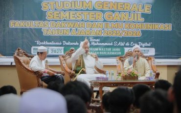 Habib Salim bin Soleh Muhdor saat mengisi Studium General FDIK UIN Antasari Tahun 2025 (Foto:Humas)
