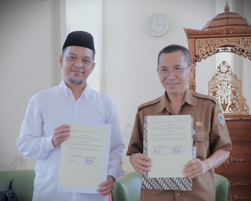 Jalinan nota kesepahaman antara FUH UIN Antasari dengan SLB A Negeri 3 Martapura (Foto:Humas/Rudy Hermawan)
