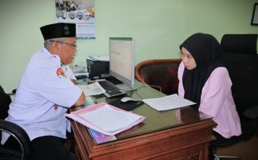 Kabag Umum UIN Antasari Masri, S.Ag., M.Pd. saat melakukan wawancara (Foto:Humas/Jamal Ripani)