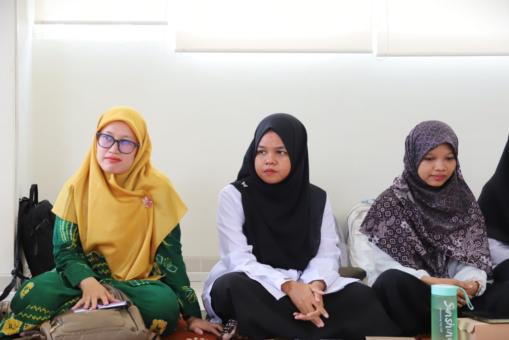 Para dosen FUH UIN Antasari saat mengikuti studium generale (Foto:Humas/Haitami)