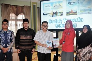 Peluncuran Buku Enskilopedi Ulama Banjar Bahasa Arab dan Inggris (Foto:Humas/Jamal Ripani)