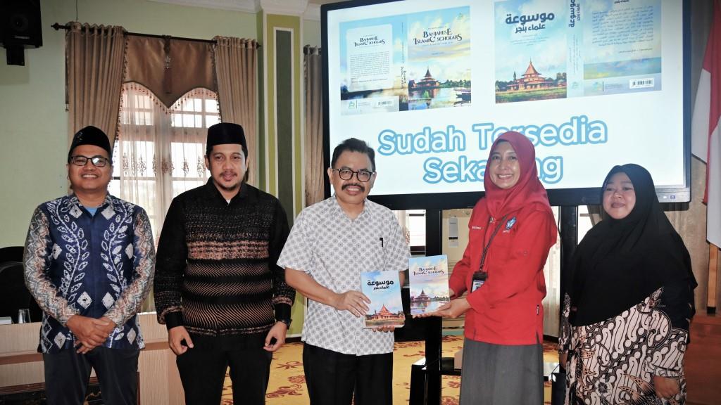 Peluncuran Buku Enskilopedi Ulama Banjar Bahasa Arab dan Inggris (Foto:Humas/Jamal Ripani)
