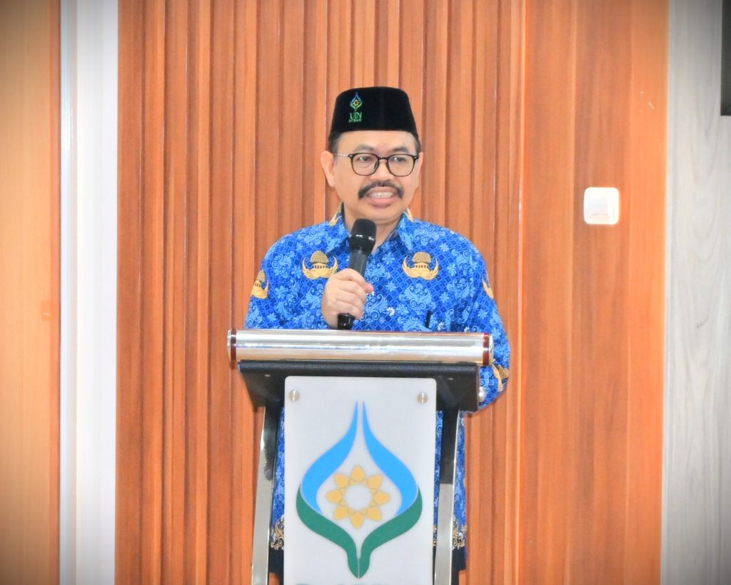 Rektor UIN Antasari Prof. Dr. H. Mujiburrahman, M.A. saat memberikan sambutan (Foto:Humas/Jamal Ripani)