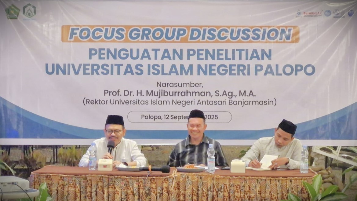Rektor UIN Antasari (kiri), saat mengisi FGD di UIN Palopo (Foto:Istimewa)