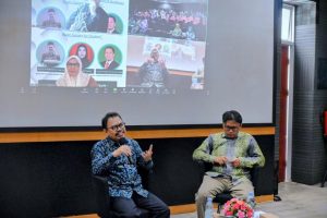 Rektor UIN Antasari saat menjadi pembicara di ULM (Foto:Humas/Jamal Ripani)