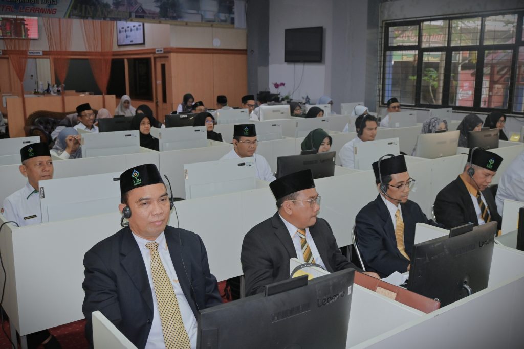 Suasana AL Akreditasi BPI secara daring yang dipusatkan di Laboratorium Komputer Kampus 1 (Foto:Humas/Jamal Ripani)