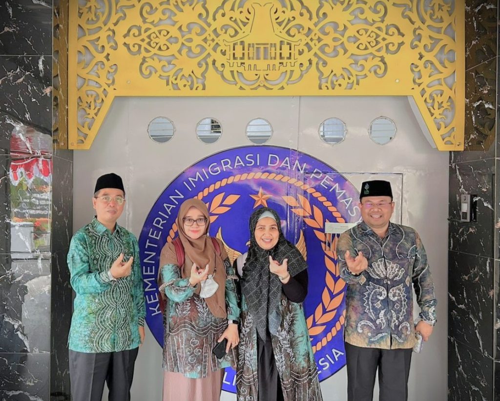 Kegiatan Pengabdian kepada Masyarakat di LP Amuntai dihadiri oleh Dr. H. Akhmad Sagir, M.Ag., Mahdia Fadhila, M.Psi., Psikolog, Dina Aprilia, M.Psi., Psikolog, dan Dr. Taufik Hidayat, M.Kes., Psikolog.