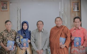 untuk thumbnail berita bedah buku pak Ilham (Foto Humas Haitami)