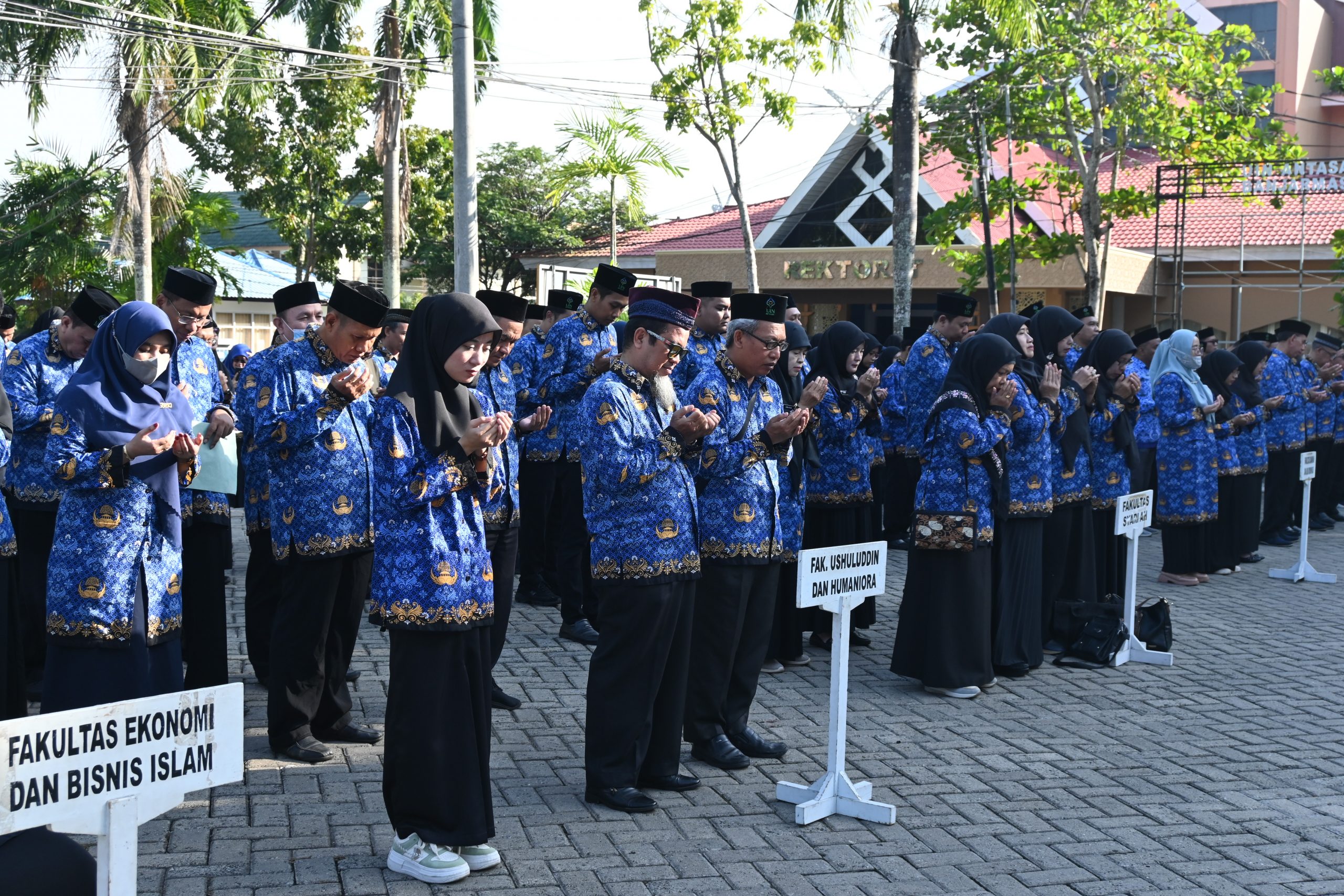 ASN UIN Antasari Banjarmasin mengikuti Apel Kesadaran Nasional. (Foto:Humas/Jamal Ripani)