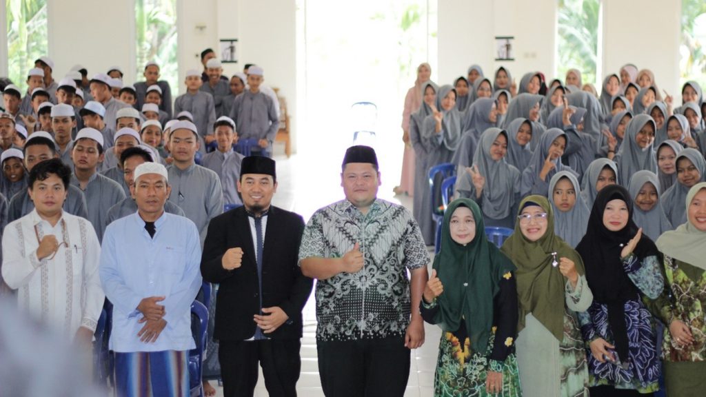Foto bersama usai pembukaan.