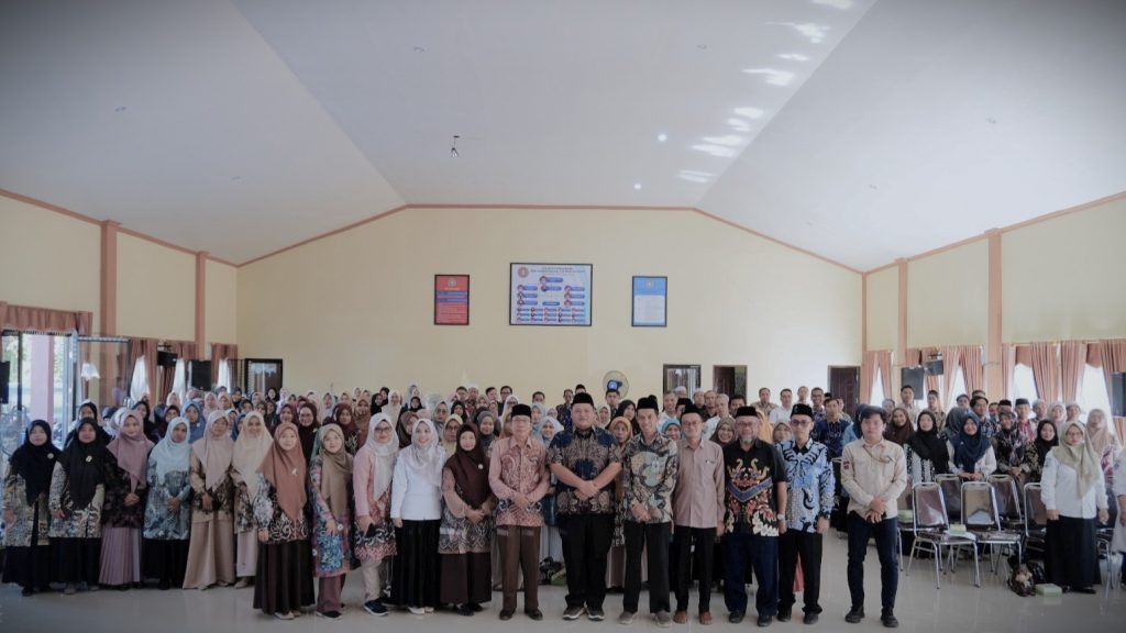 Foto bersama usai pembukaan.