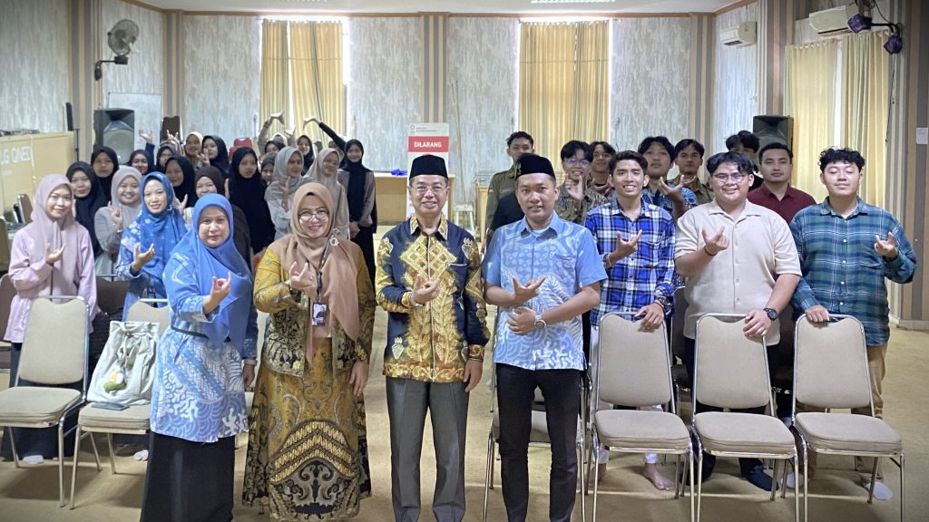 Foto bersama usai pembukaan.