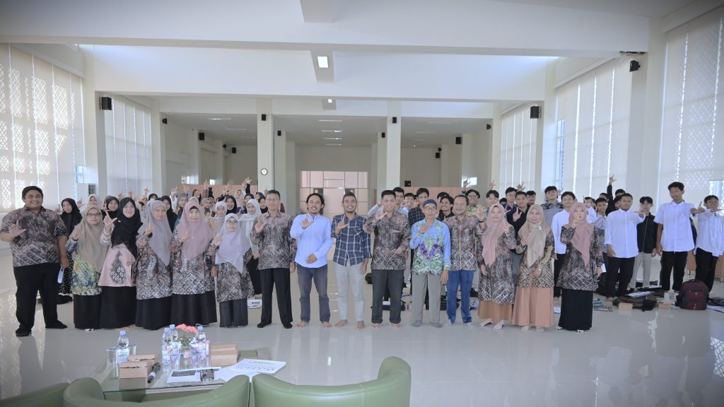 Foto bersama usai pembukaan (Foto:Humas/Jamal Ripani)