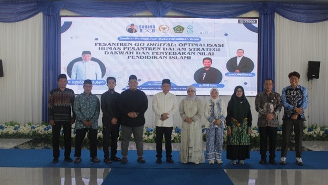 Foto bersama saat kegiatan di Pendopo Serambi Madinah Kantor Bupati Tanah Bumbu (Sumber:Alf/Adl)