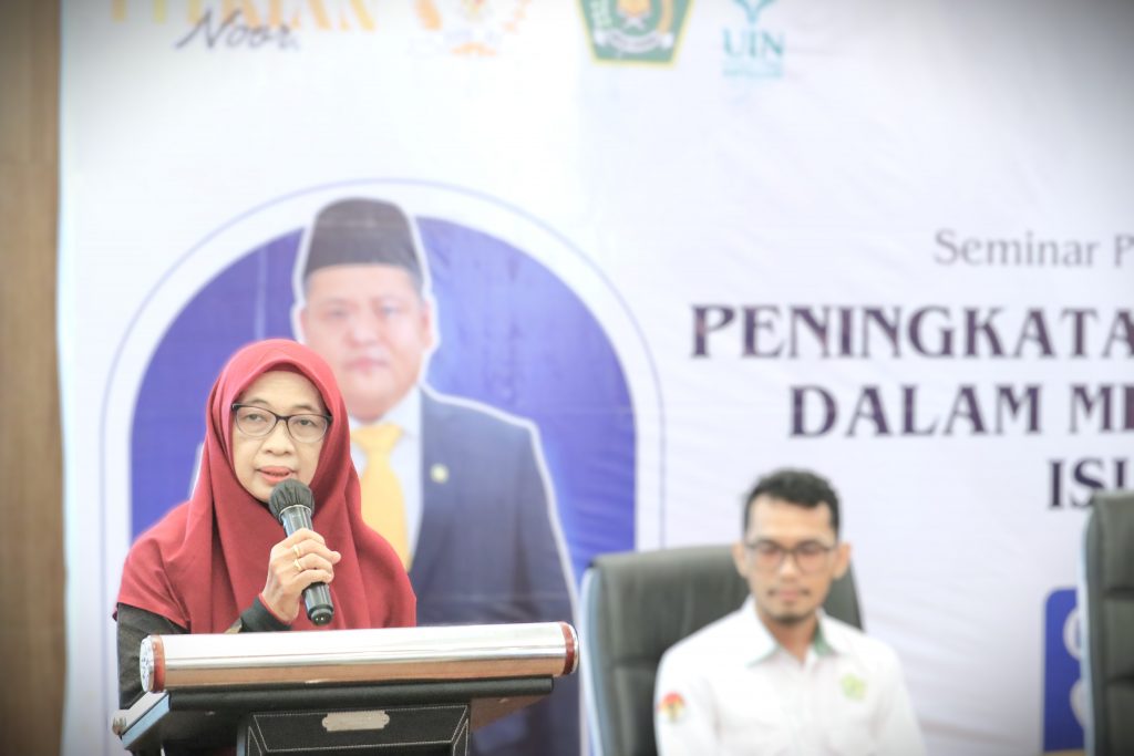 Ketua Pelaksana Dr. Hj. Suraijiah, M.Ag. saat menyampaikan laporan (Foto:Humas)