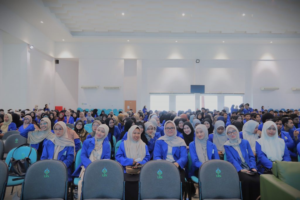 Para mahasiswa saat mengikuti pembekalan (Foto:Humas/Haitami)