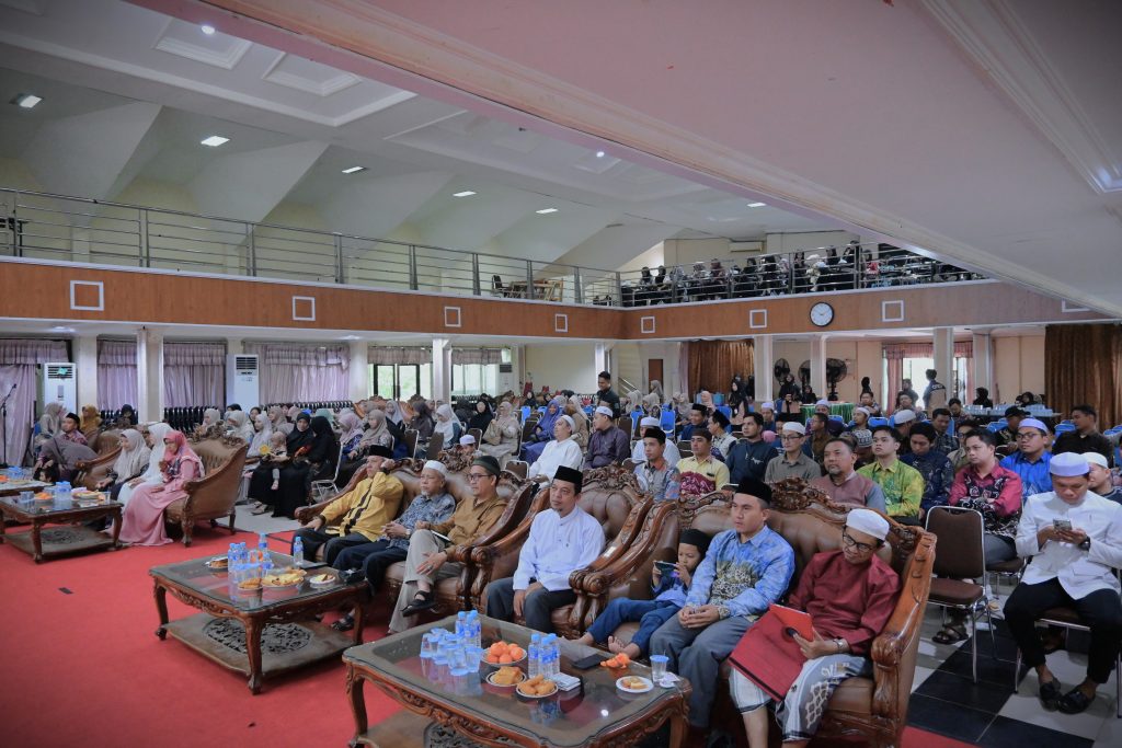 Para tamu undangan saat memenuhi Auditorium (Foto:Humas)