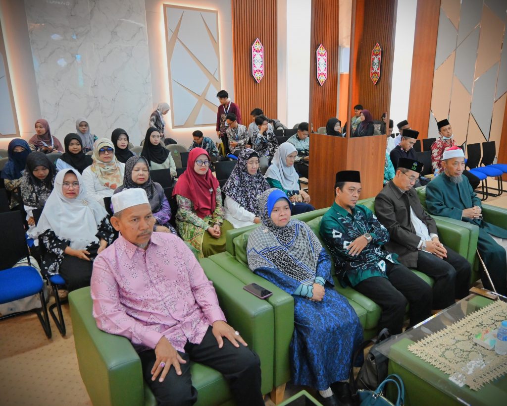 Para tamu undangan saat mengikuti acara pembukaan (Foto:Humas)