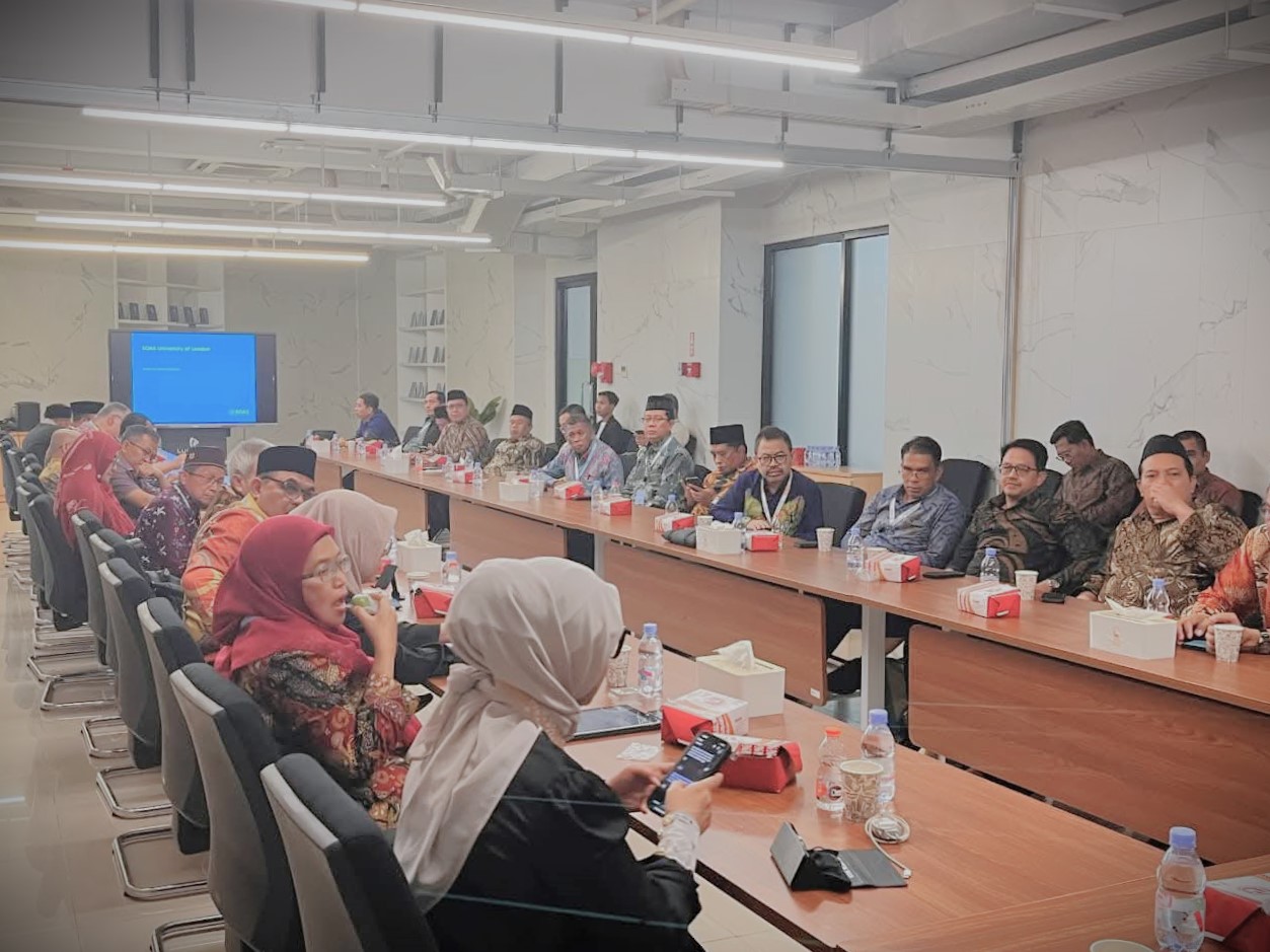 Prof. Mujiburrahman saat mengikuti pertemuan Forum Rektor (Foto:Istimewa)