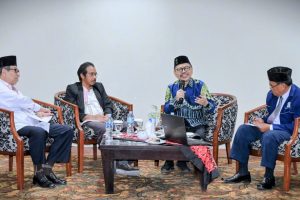 Rektor UIN Antasari (memegang mikrofon) saat menjadi pembicara di MTQMN 2025 (Foto:Humas/Jamal Ripani)