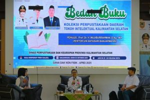 Rektor UIN Antasari saat menjadi narasumber di acara Dispersip Kalsel (Foto:Humas/Jamal Ripani)