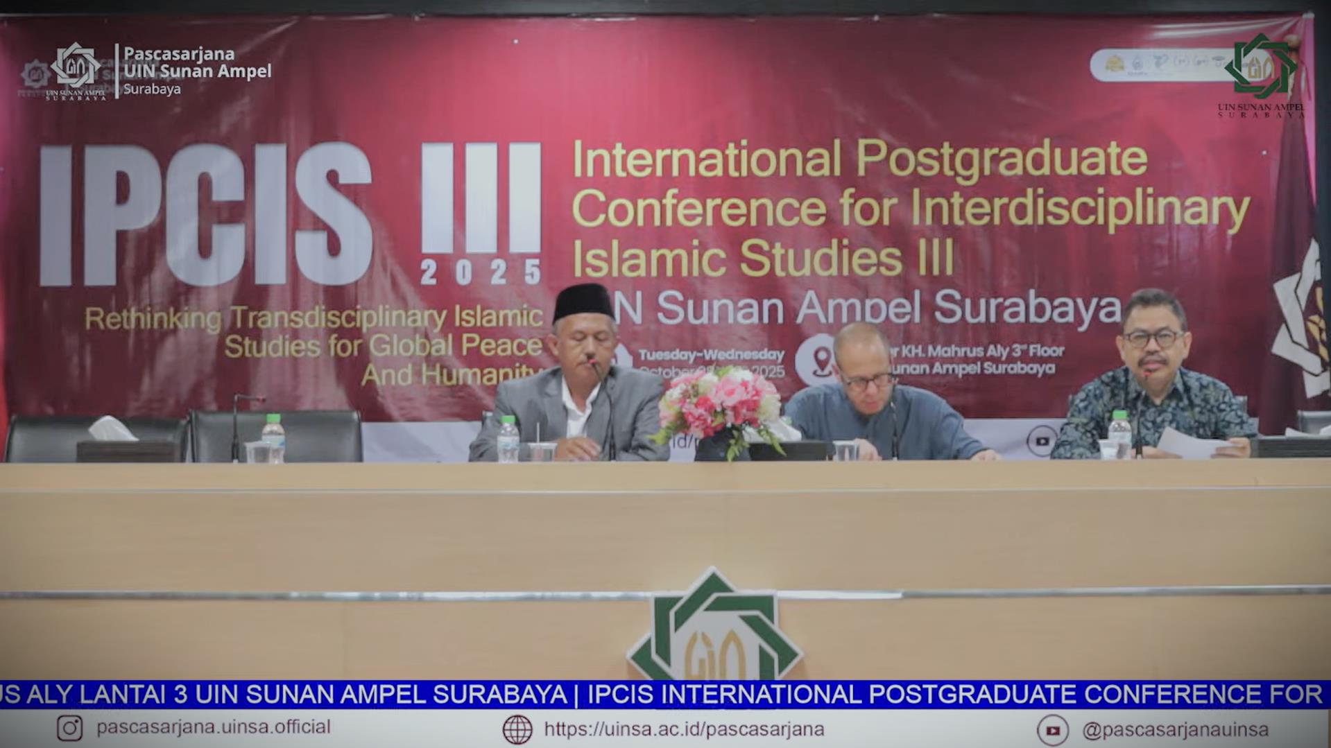 Rektor UIN Antasari saat menjadi pembicara di IPCIS III (Foto:Tangkapan Layar Kanal YouTube Pascasarjana UINSA)