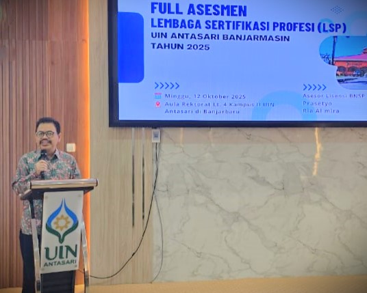 Rektor menyampaikan sambutan (Foto:Humas/Noor Hasanah)