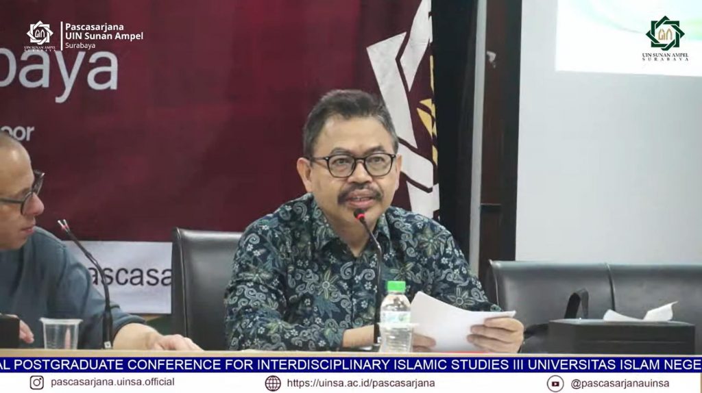 Rektor saat memaparkan materinya (Foto:Tangkapan Layar Kanal YouTube Pascasarjana UINSA)