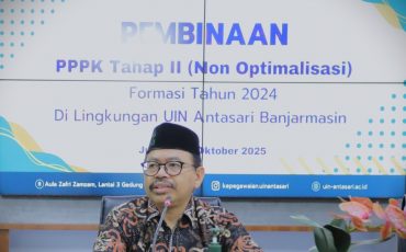 Rektor saat memberikan pembinaan (Foto:Humas/Haitami) Rektor saat memberikan pembinaan (Foto:Humas/Haitami)