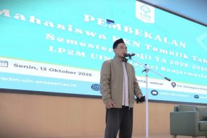 Sekretaris LP2M UIN Antasari Dr. Muhammad Rusydi, M.Ag. saat membuka acara (Foto:Humas/Haitami)