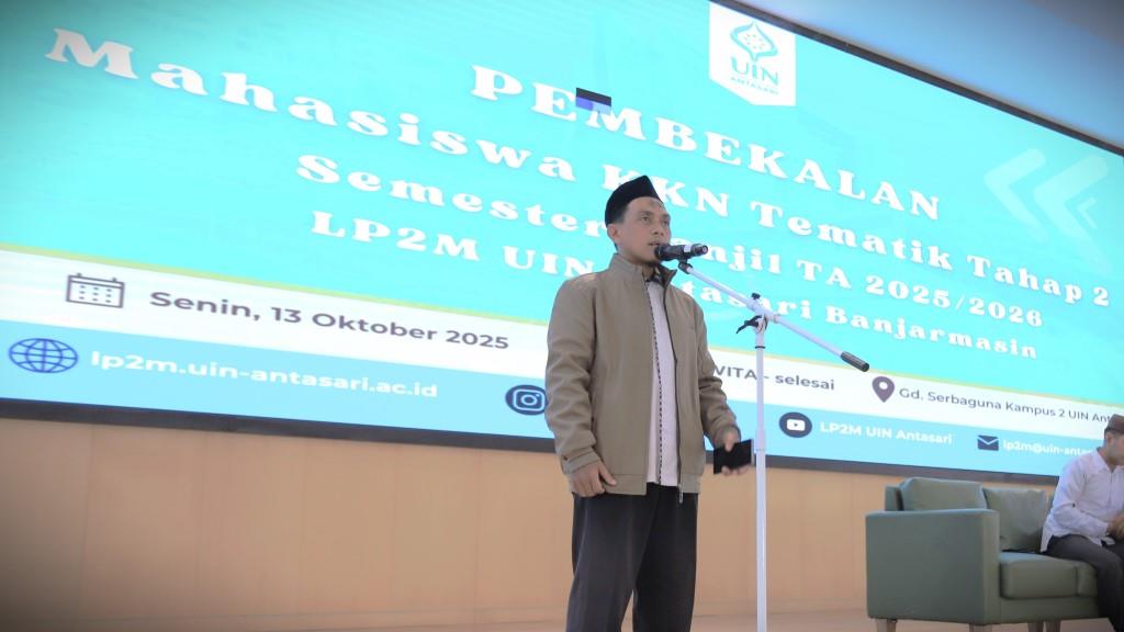 Sekretaris LP2M UIN Antasari Dr. Muhammad Rusydi, M.Ag. saat membuka acara (Foto:Humas/Haitami)