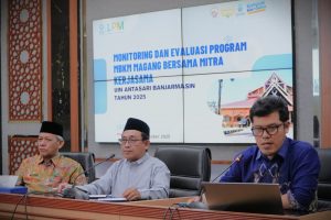 Tim Pokja MBKM UIN Antasari saat memandu jalannya monev (Foto:Humas) Tim Pokja MBKM UIN Antasari saat memandu jalannya monev (Foto:Humas)