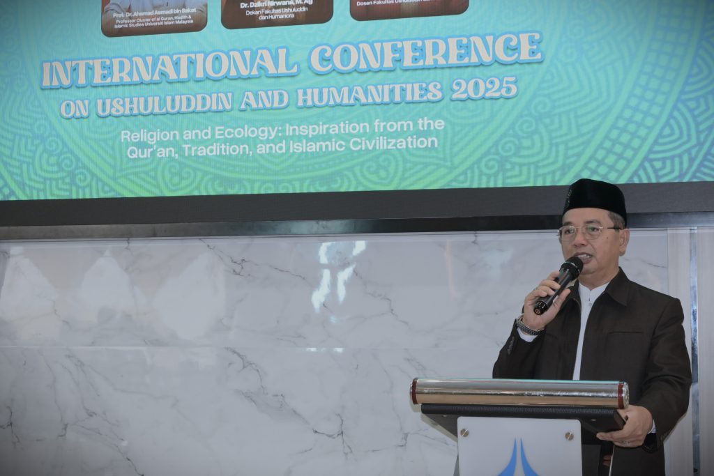 Wakil Rektor Bidang AUPK saat membuka acara (Foto:Humas)
