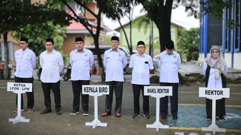 Barisan pimpinan saat mengikuti apel (Foto:Humas/Jamal Ripani)