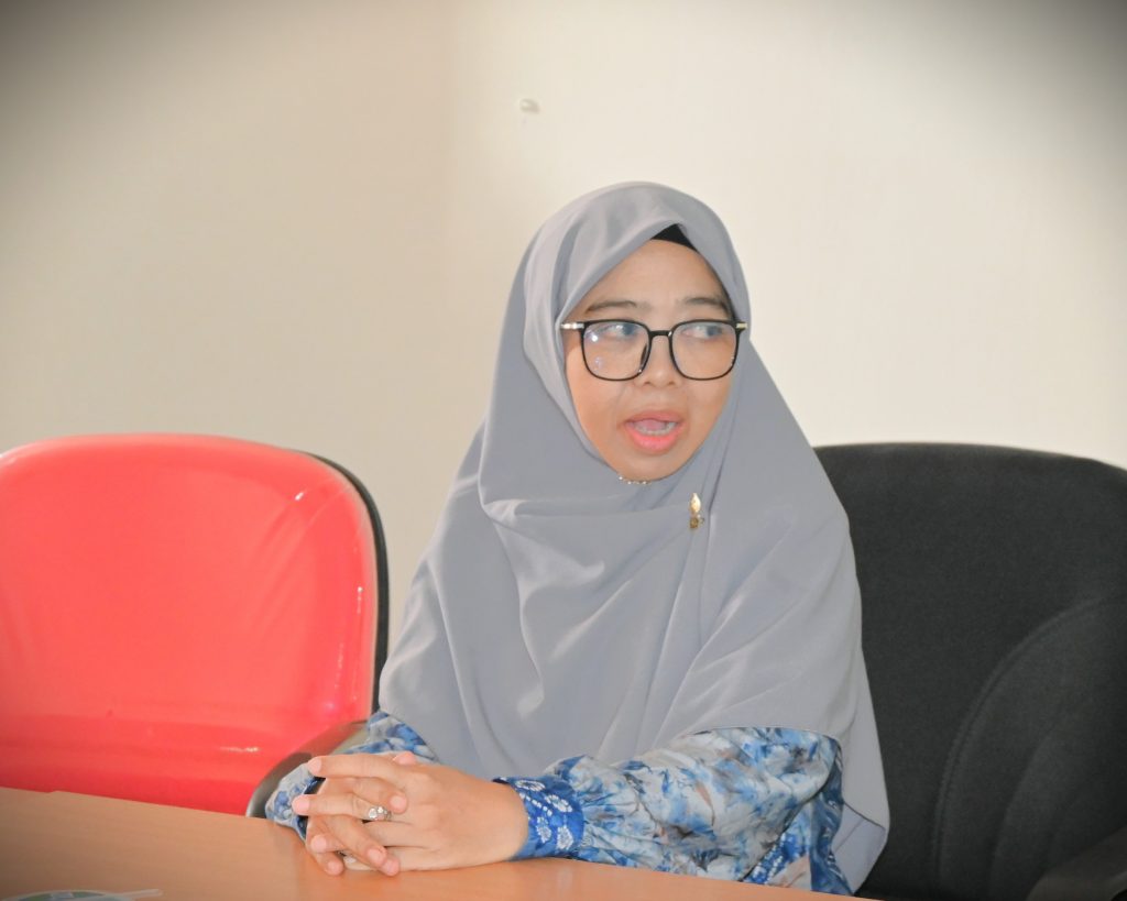 Dr. Siti Aisyah, M.Ag. saat memberikan sosialisasi (Foto:Humas/Jamal Ripani)