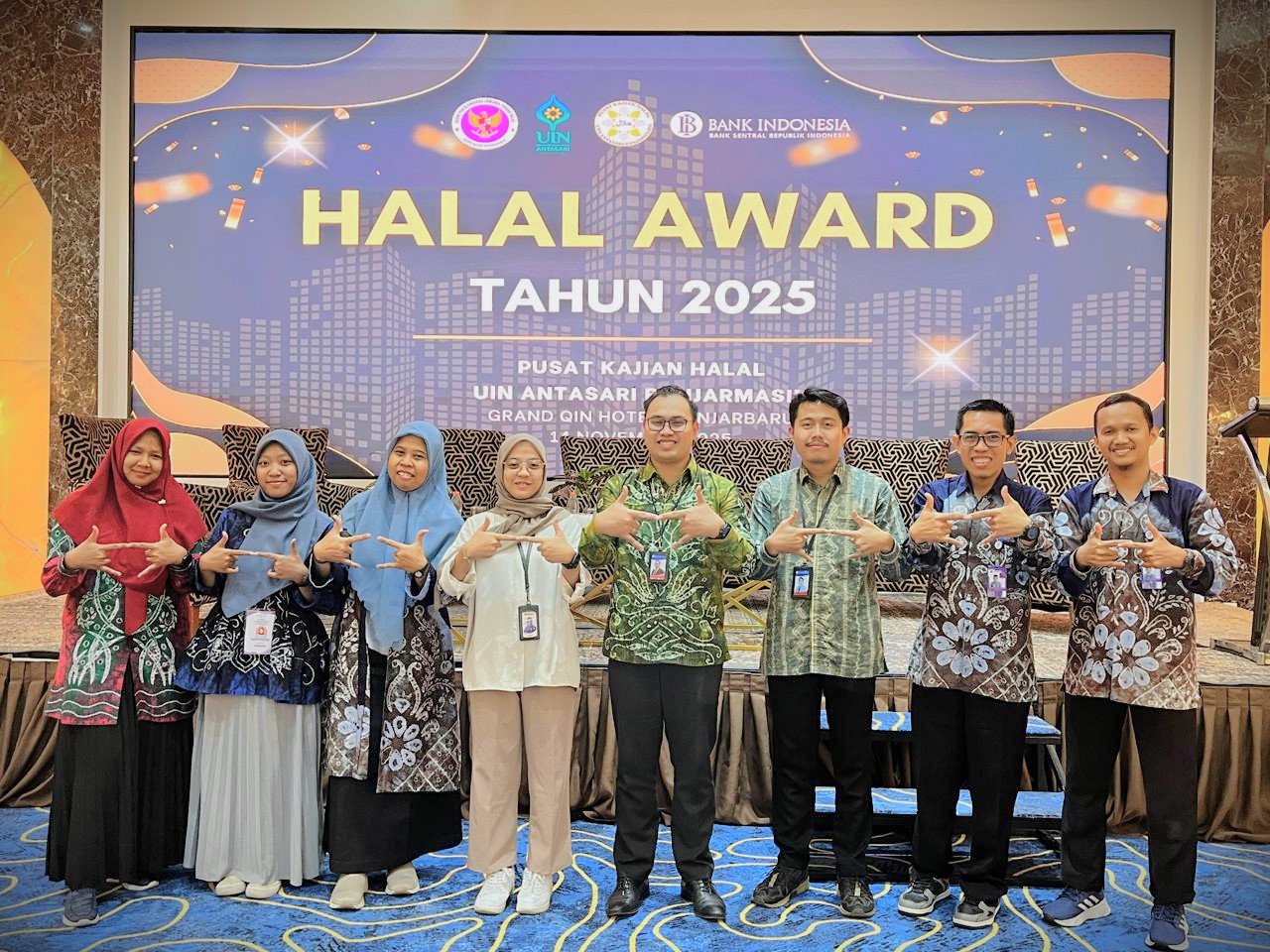 Foto bersama para panitia dan Tim Bank Indonesia (Foto:Humas/Noor Hasanah)