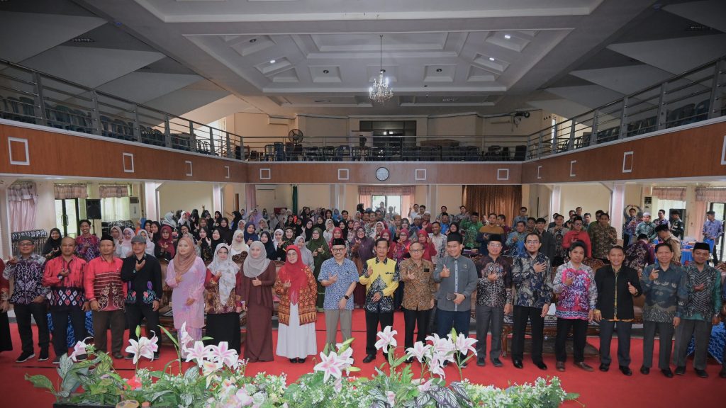 Foto bersama usai pembukaan (Foto:Humas/Jamal Ripani)