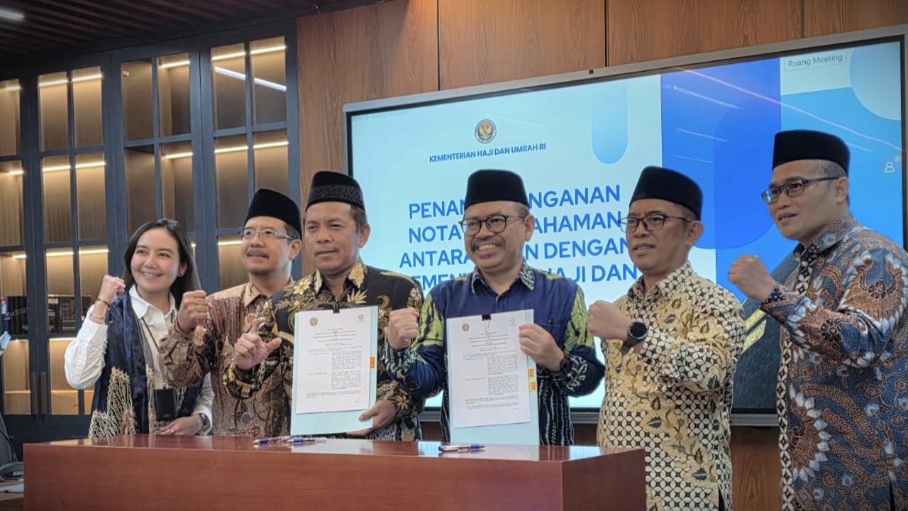 Foto bersama usai penandatangan MoU dengan jajaran pejabat Kemenhaj dan umrah (Foto:Istimewa)