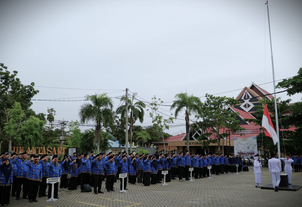 Suasana Apel Hari Pahlawan di UIN Antasari (Foto:Humas)