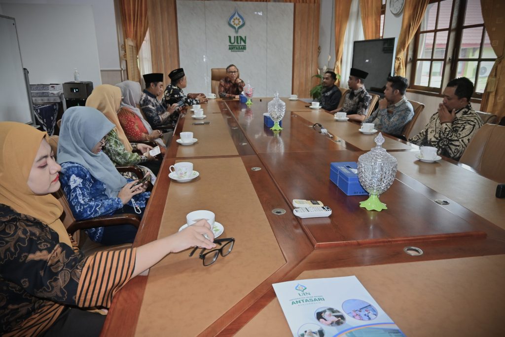 Suasana saling berbagi praktik terbaik antar-perguruan tinggi (Foto:Humas/Jamal Ripani)