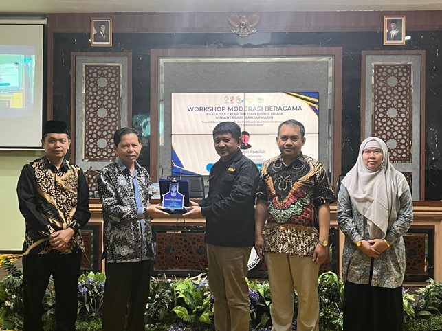 Tingkatkan Kompetensi Dosen, FEBI UIN Antasari Gelar Workshop Publikasi Artikel Terindeks Scopus (Foto Humas Rudy Hermawan)