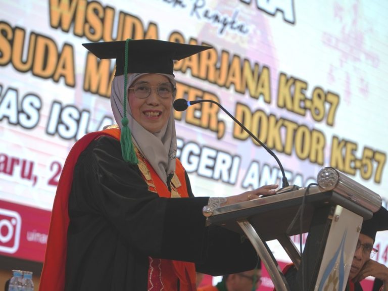 Wisuda ke-87 UIN Antasari, Rektor Tekankan Lulusan Menjaga Integritas