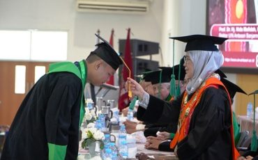 Di Wisuda Ke-87 Dwicahyo Dinobatkan sebagai Wisudawan Terbaik