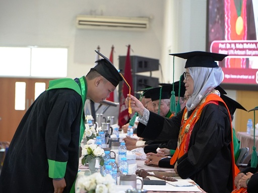 Di Wisuda Ke-87 Dwicahyo Dinobatkan sebagai Wisudawan Terbaik