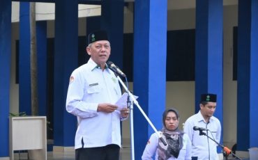 Dr. H. Ridwansyah, M.Si. saat menjadi pembina apel (Foto:Humas/Jamal Ripani)