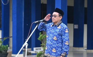 Dr. Muhdi, M.Ag. saat menjadi pembina apel (Foto:Humas/Jamal Ripani)