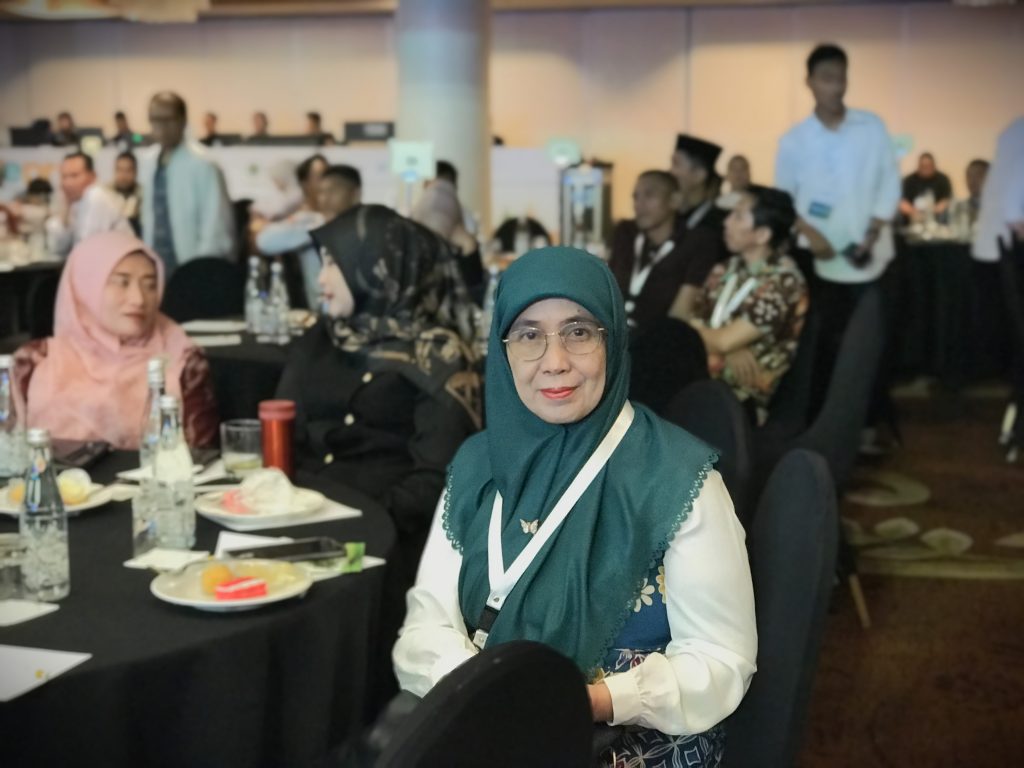 Rektor UIN Antasari Prof. Dr. Hj. Nida Mufidah, M.Pd. saat berhadir di Kegiatan Repro Kemenag RI.